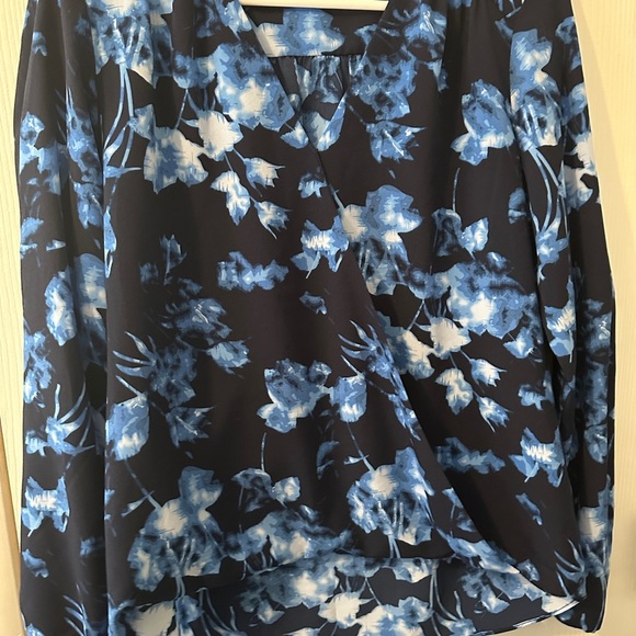 NWT Vince Camuto size small - Picture 3 of 5